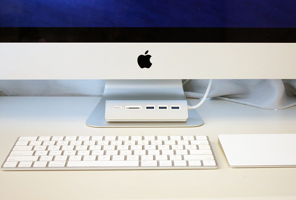 SATECHI USB-A COMBO HUB レビュー／使いづらいiMacのUSBとSDカードスロットを一気に使いやすくするデザインが良いUSBハブ
