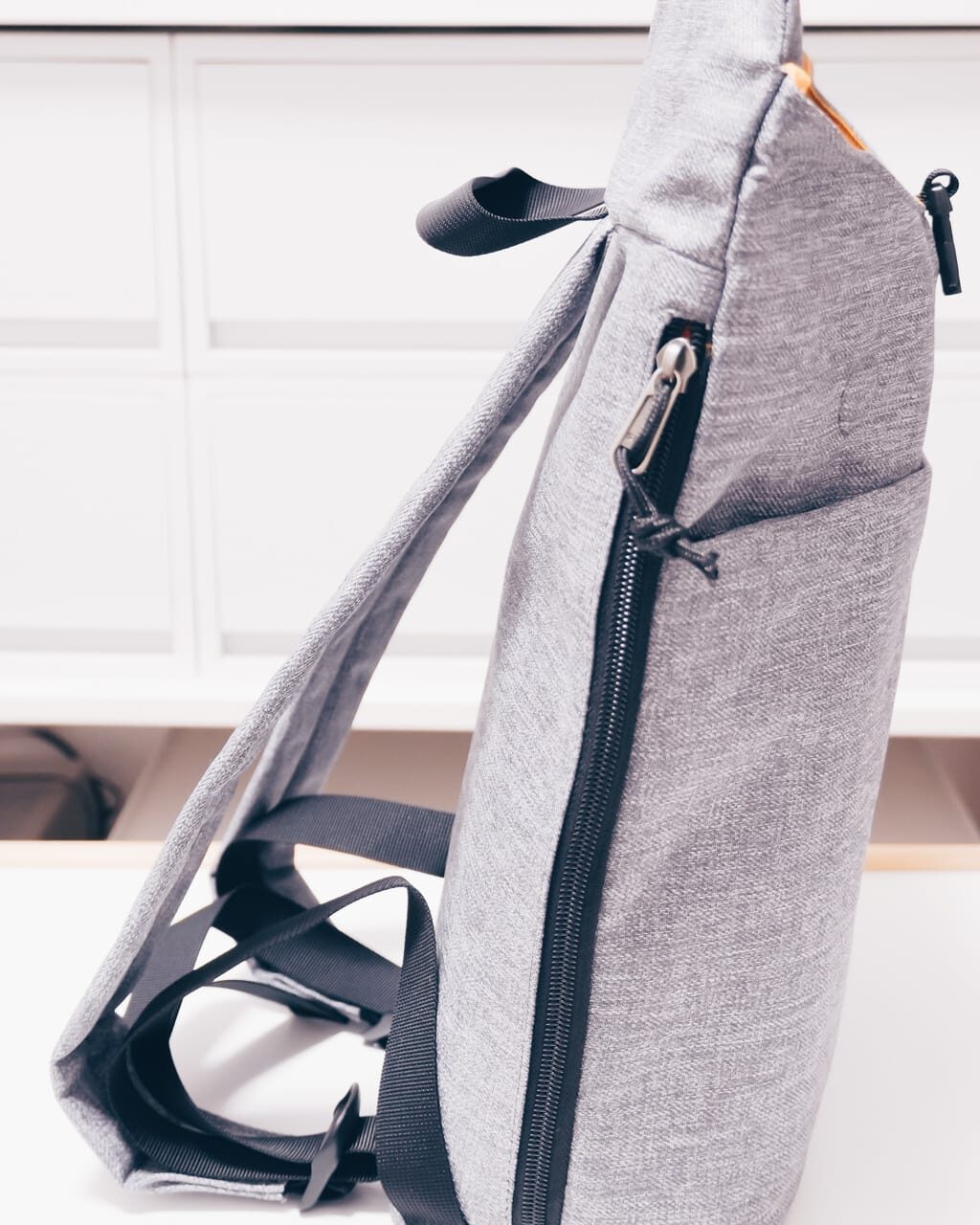 マグネット式で開閉しやすく、カメラの持ち運びに最適なリュック／ハクバ Chululu(チュルル) ホリデイ デイパック