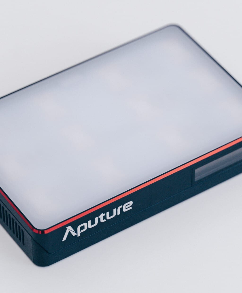 Aputure AL-MC レビュー／マグネットでどこでも設置できる小型RGB LEDライト
