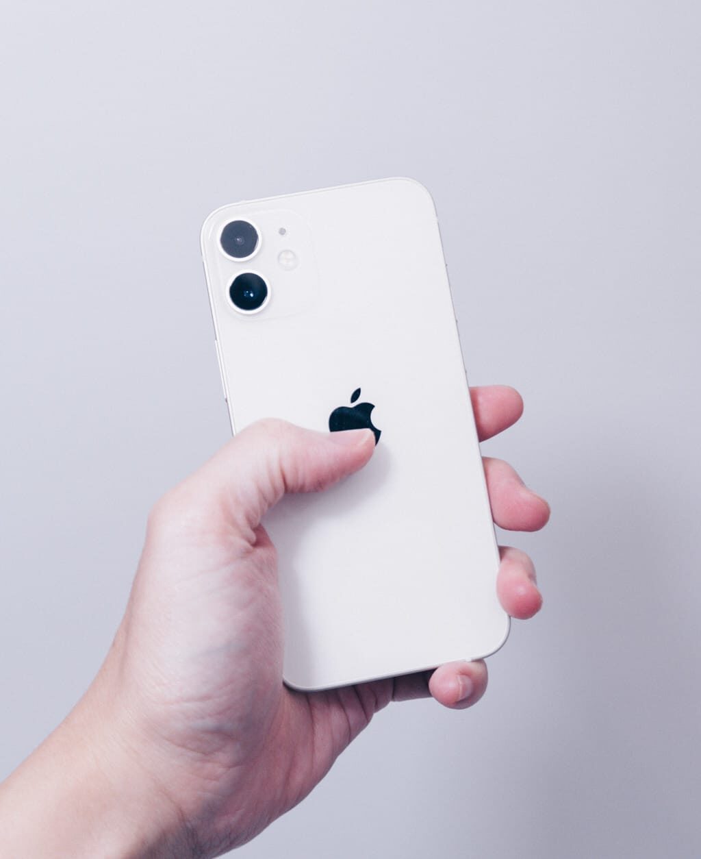 iPhone 12 mini レビュー／手の中に収まるサイズ感が良い