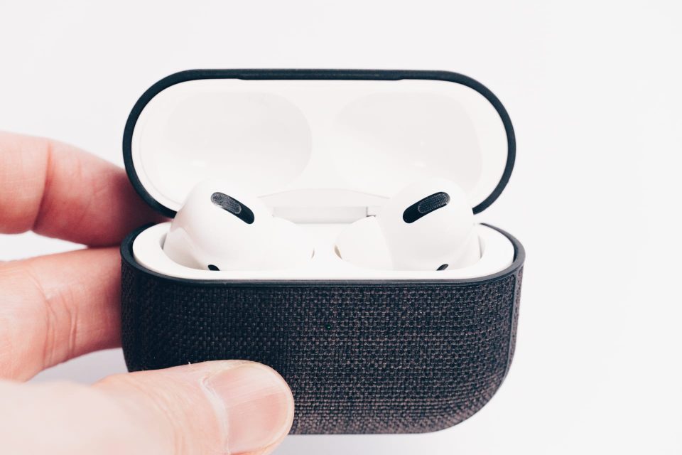 Incase AirPods Pro Case with Woolenex レビュー／ファブリック素材で非常に質感が良いケース