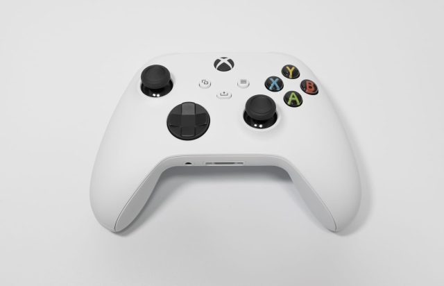 Xbox ワイヤレスコントローラー レビュー/PC用ゲームパッドの定番。迷ったらこれを買っておけば間違いない