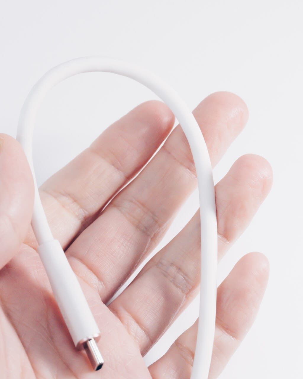 サラサラとした手触りで絡まないケーブル／Anker PowerLine III Flow USB-C & USB-C ケーブル レビュー