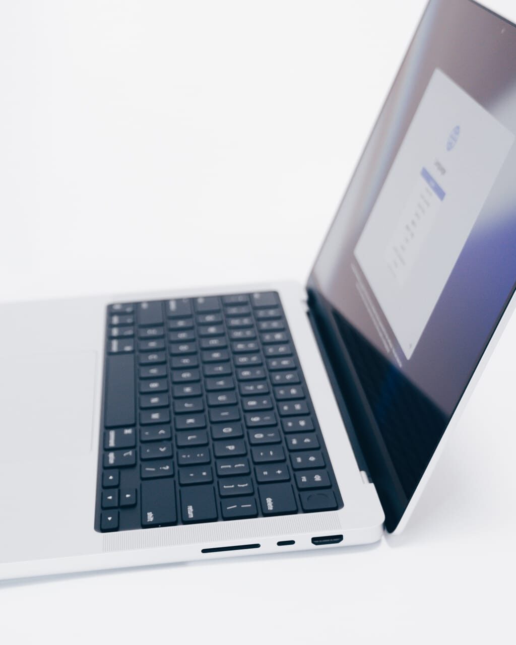 MacBook Pro 2021 (14インチ M1 Pro) レビュー／性能は申し分なし。豊富なインターフェースも嬉しい