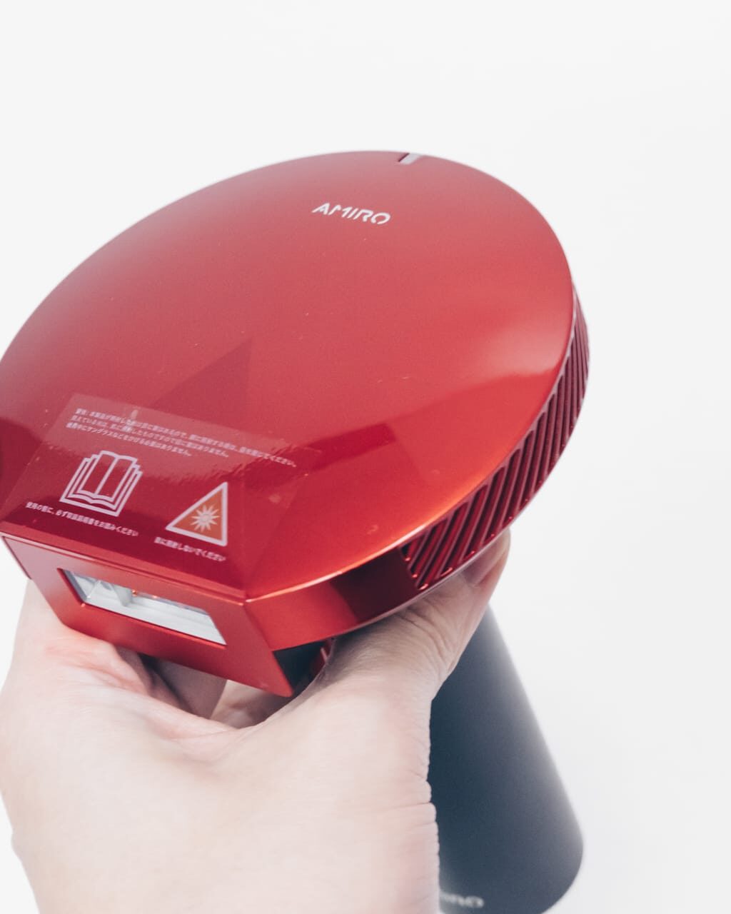 エステでも使われるIPL方式を採用した家庭用脱毛器。スタイリッシュなデザインも良し／AMIRO LUMI レビュー