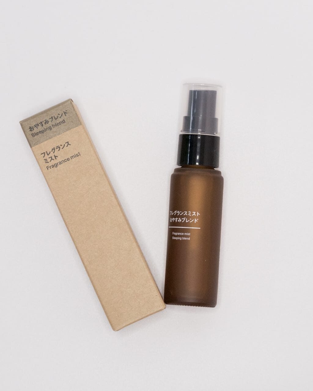 無印良品 フレグランスミストおやすみブレンド レビュー／”秒で眠れる”と話題のミスト。使い方や効果を検証