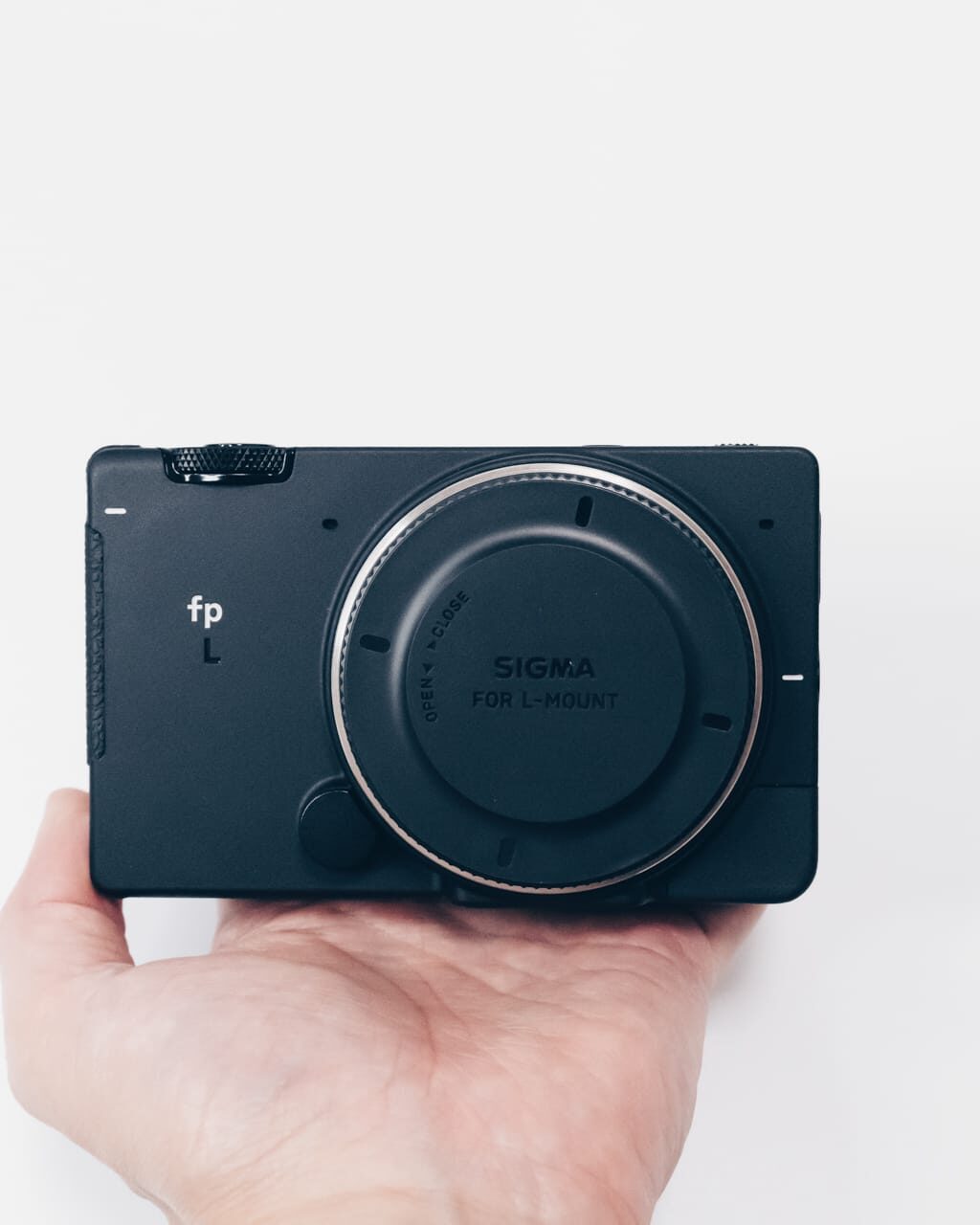 SIGMA fp L | 28-70 F2.8 DG DN レビュー／世界最小・最軽量のフルサイズミラーレス一眼