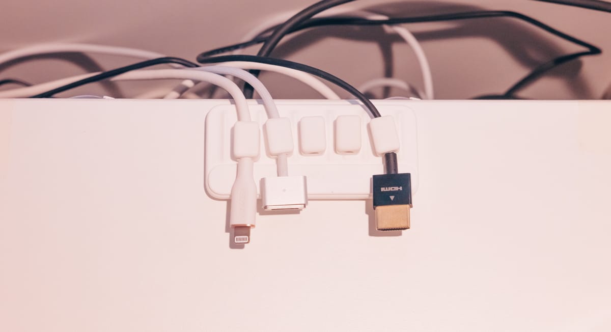 anker magnetic cable holder 22