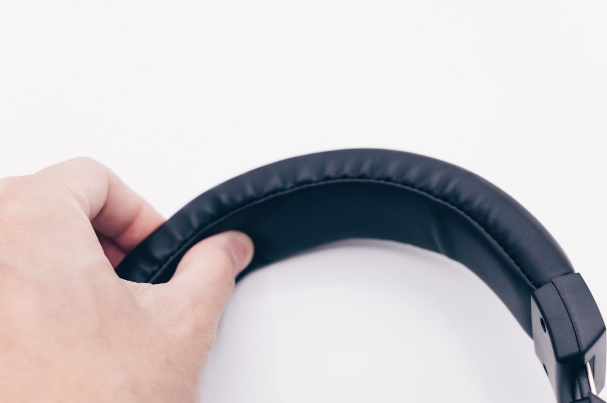 ヘッドバンドの内側もフカフカしている