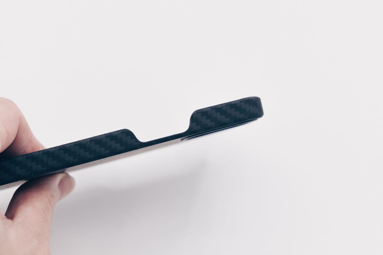 ケースはめっちゃ薄い