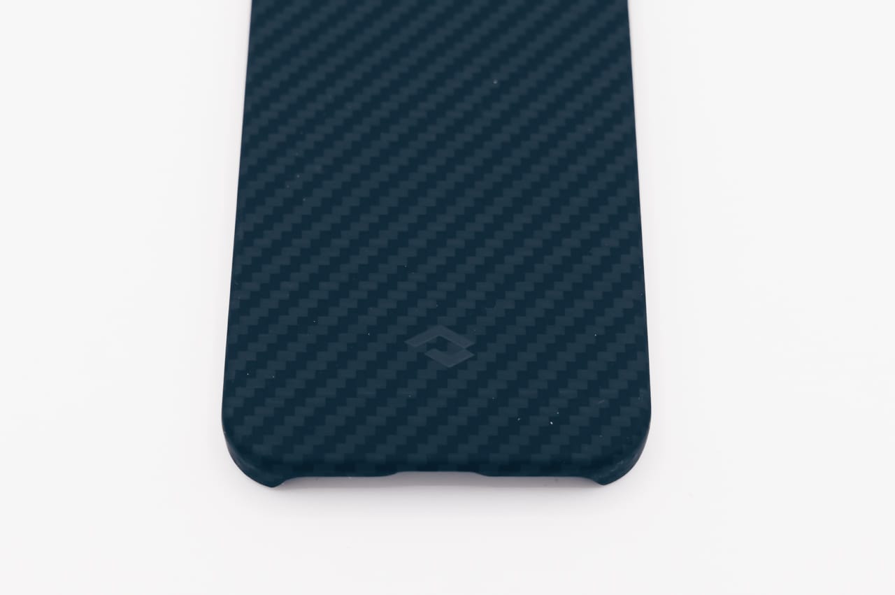 PITAKAらしいカーボン調のツイル柄