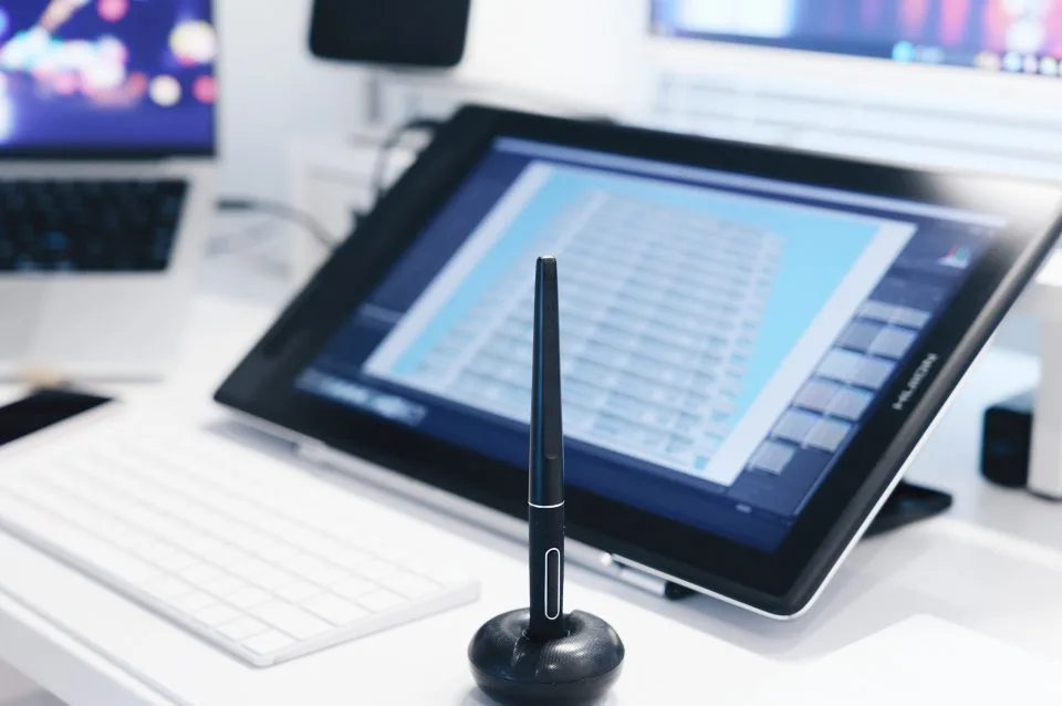 液晶タブレット KAMVAS Pro 16 HUION Kamvas Pro 16 (2.5K) レビュー：画面の大きさと解像度が