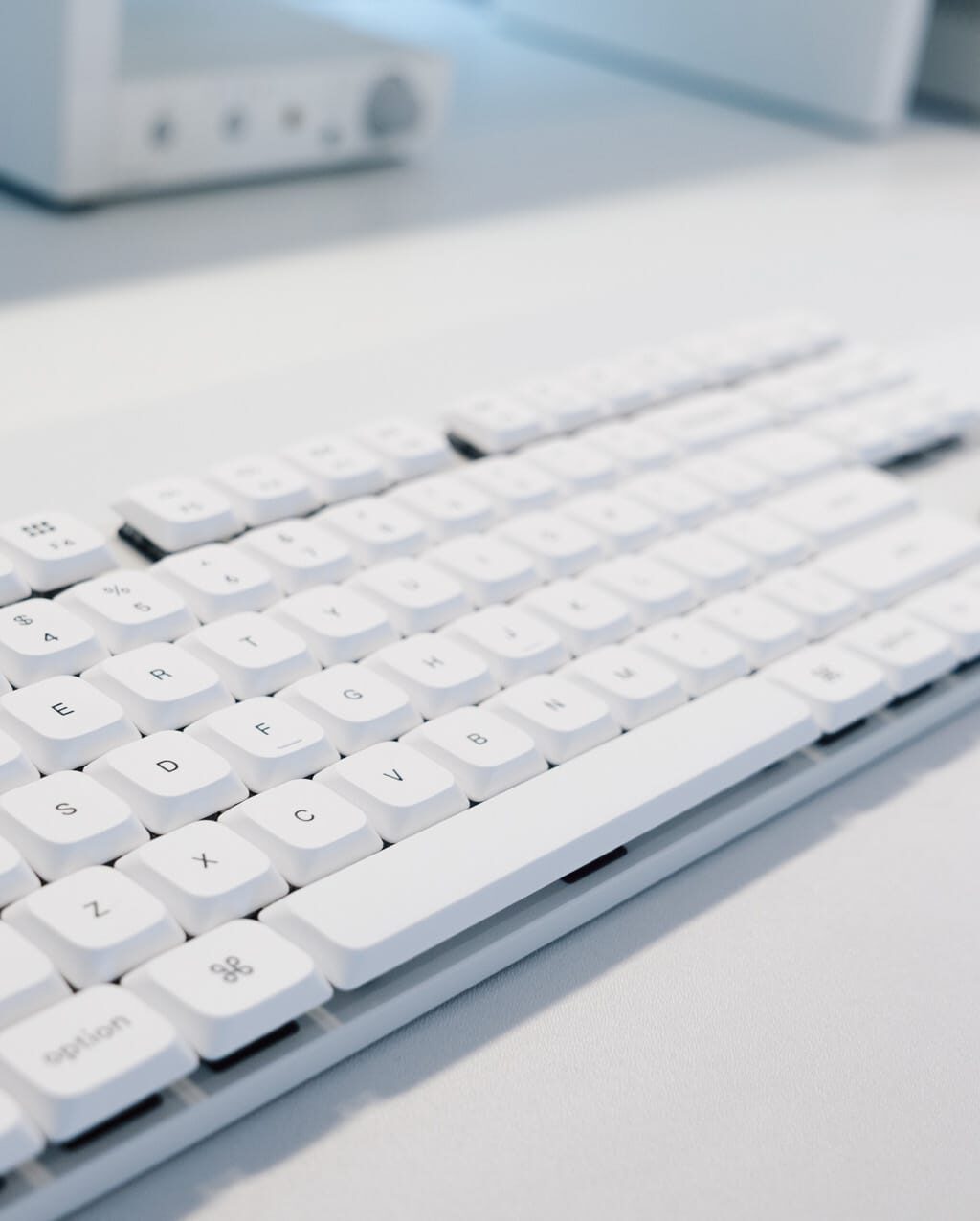 Keychron K1 SE 特別版 レビュー／白いテンキーレスメカニカルキーボード。デザインはとても良い