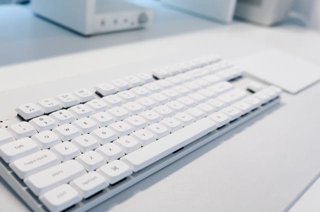 Keychron K1 SE 特別版 レビュー／白いテンキーレスメカニカルキーボード。デザインはとても良い