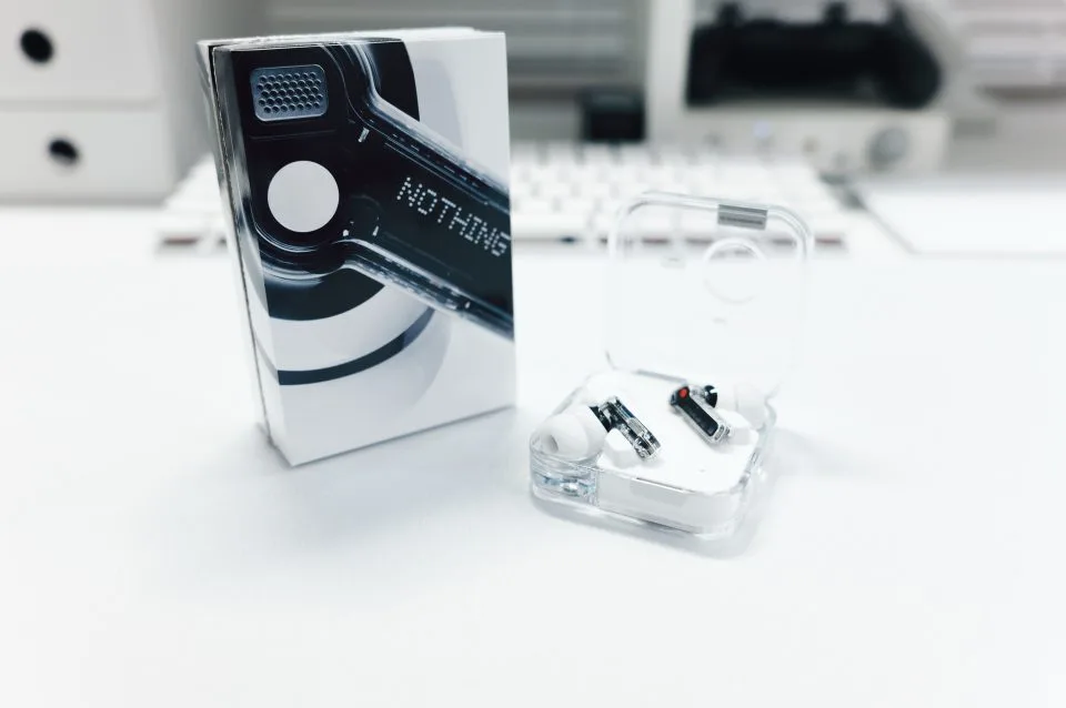 NOTHING EAR2 (ナッシング・イヤー2) Nothing(ナッシング) Ear(2) イヤホン White（ホワイト) -の商品