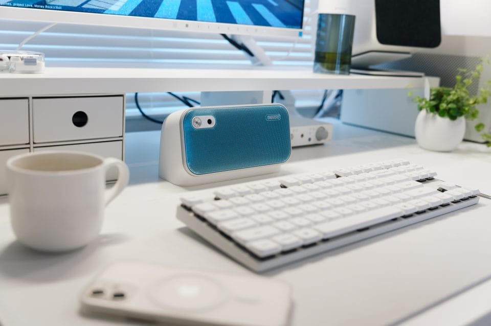 BenQ treVolo U レビュー／優れた音声処理機能を持つ”声用”スピーカー。小型でどこへでも持ち運んで使える