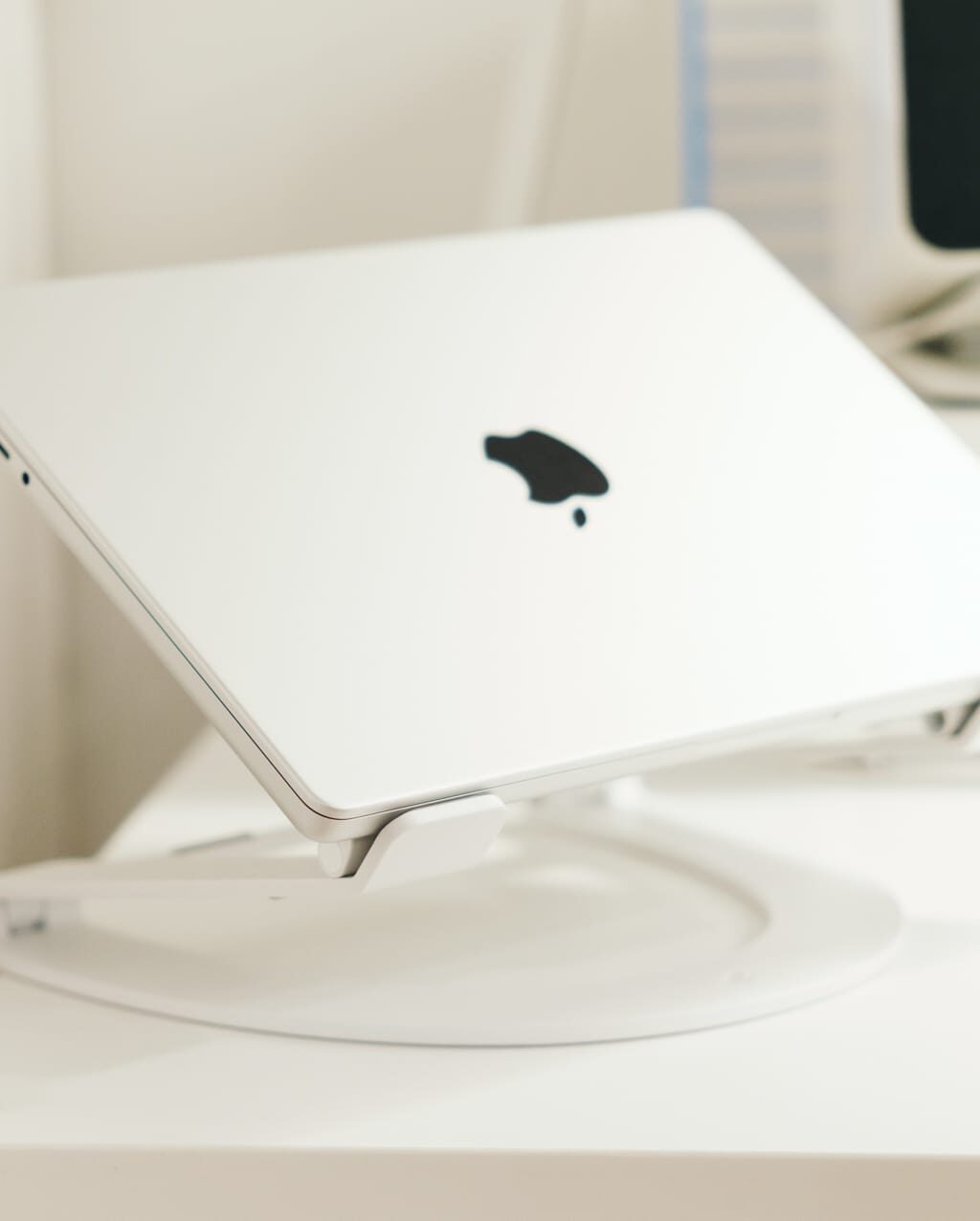 おしゃれな白いノートパソコンスタンド／Twelve South Curve Flex レビュー