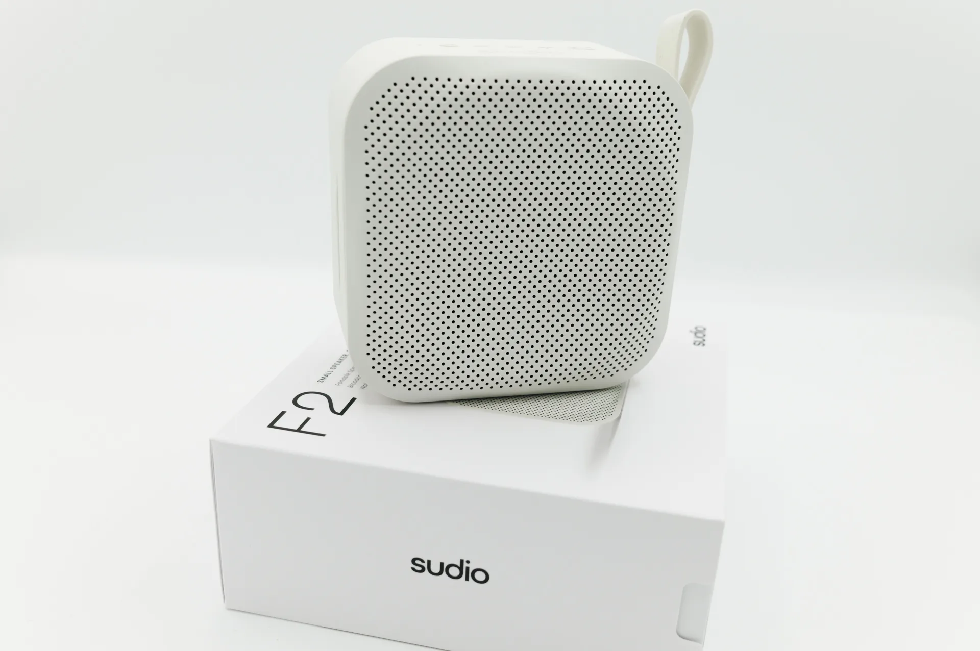 スピーカー・ウーファー SUDIO F2 Bluetooth5.3 IPX7 iOS Android Amazon.com: Sudio F2 Portable Bluetooth Speaker with AUX