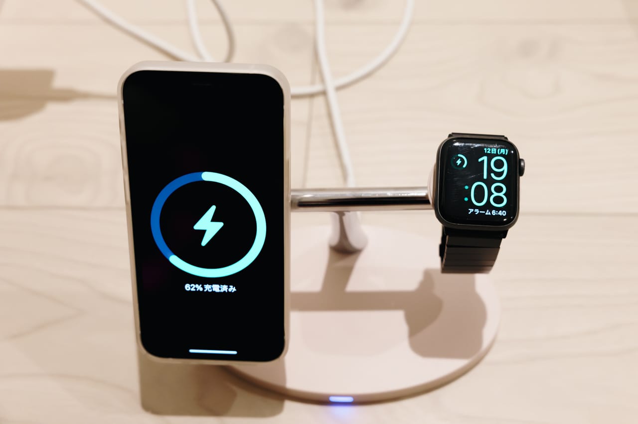 スリーコインズ マグネットワイヤレスチャージャー