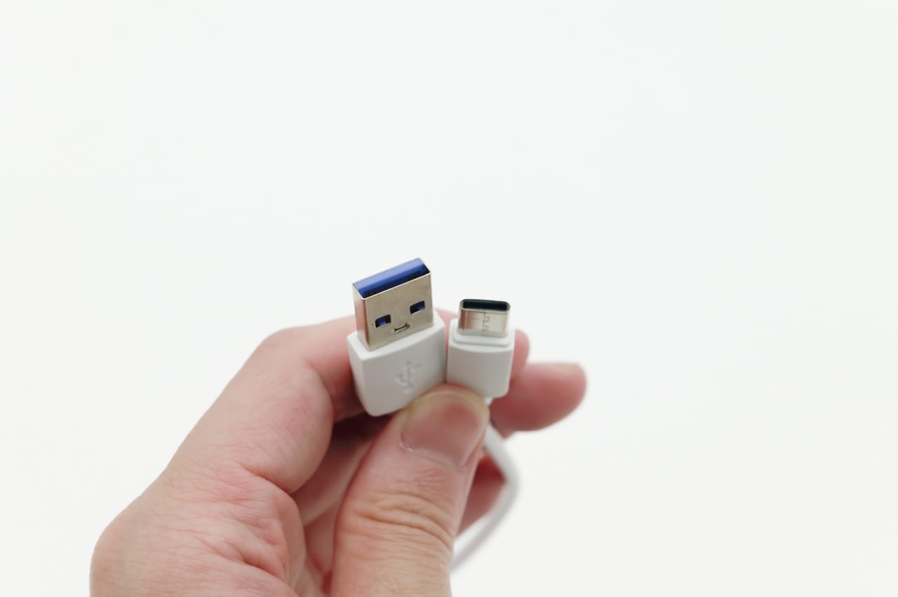 付属するUSBケーブル