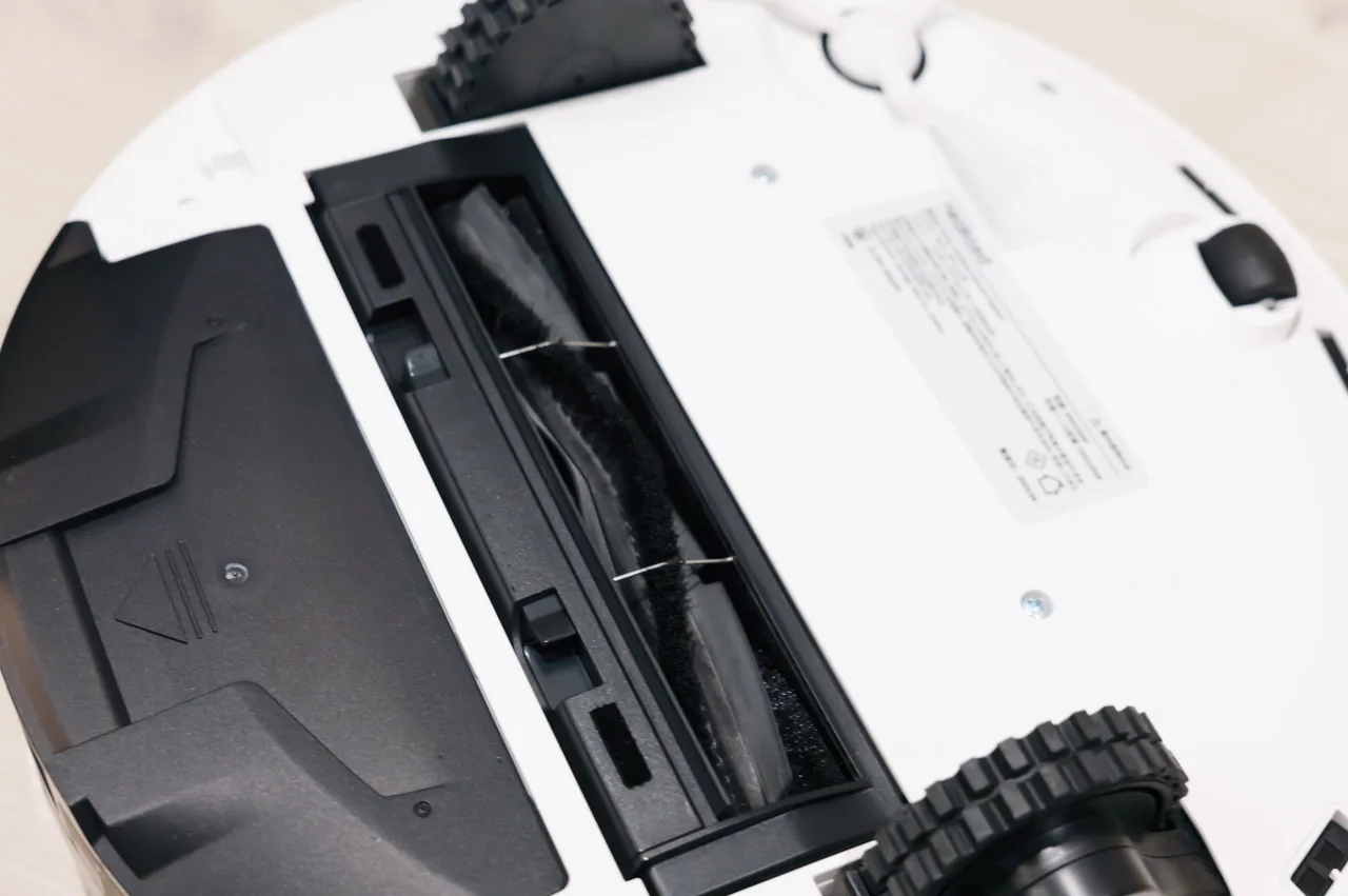 掃除と水拭きが同時にでき、強力な吸引力を誇るロボット掃除機