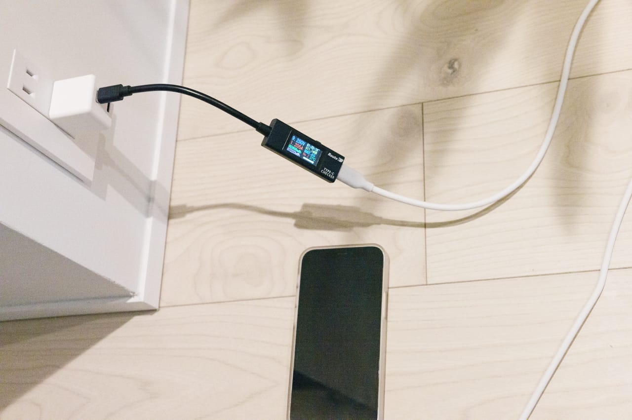 CIO PD20W2CでiPhone 12 miniを充電