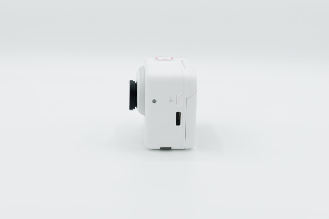 アクションポッドの側面