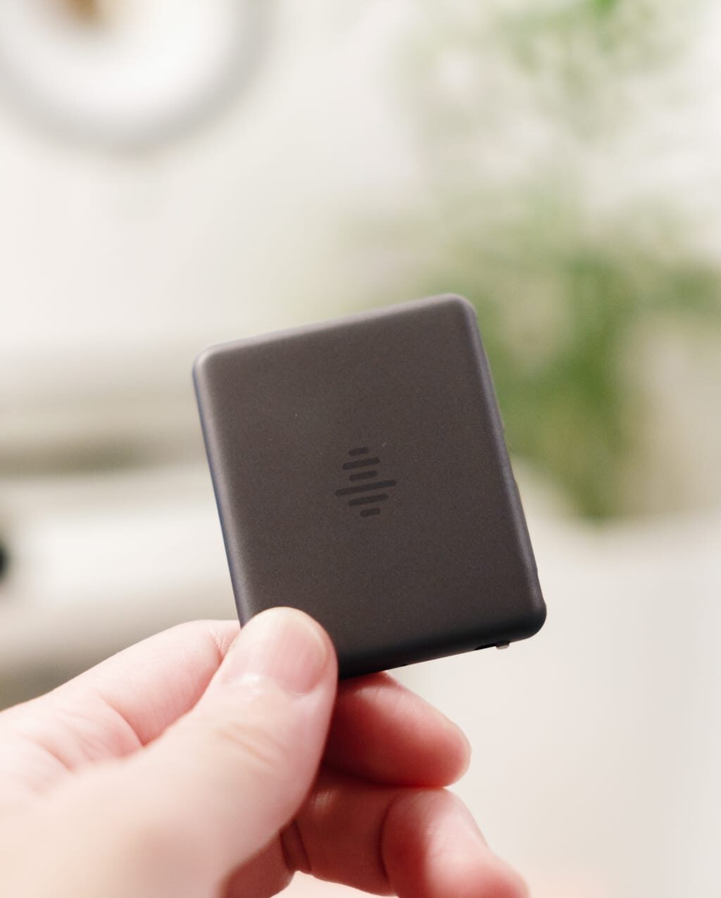 iZYREC mini レコーダー レビュー／超小型で30時間連続録音可能。スマホから遠隔操作できる高性能ボイスレコーダー