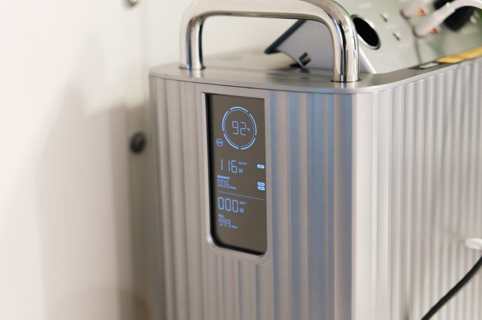 VOLTME Hako 600 レビュー／スタイリッシュなデザインと自動的に開くパネルのギミックが心惹かれるポータブル電源