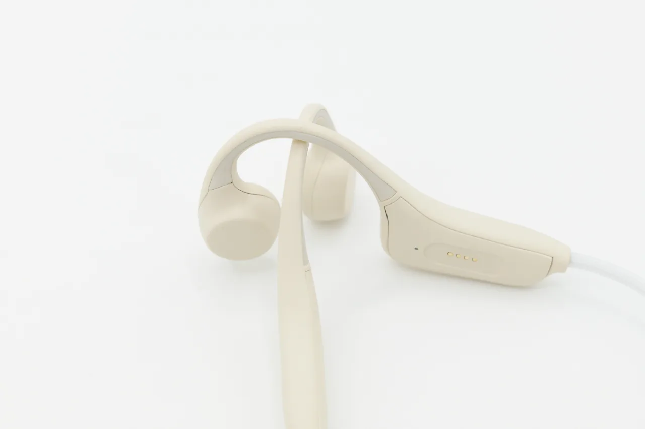 骨伝導イヤホン B1 ベージュ 骨伝導イヤホン B1 ベージュ Sudio B1 レビュー／スタイリッシュな北欧