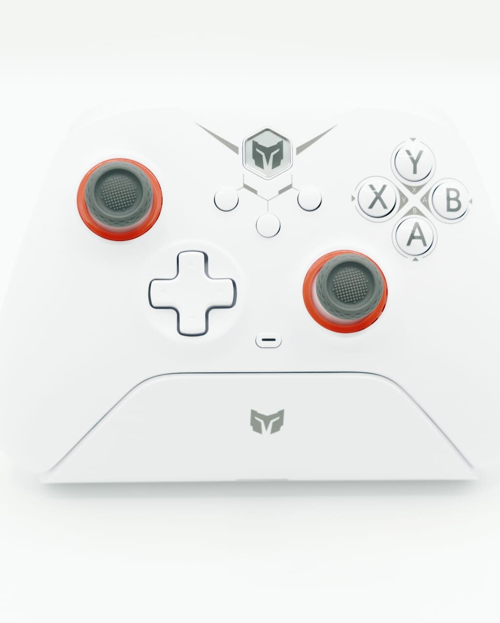 PCでもスイッチでも使える高性能なゲームパッド。充電スタンドもあり使いやすい／BIGBIG WON GALE レビュー