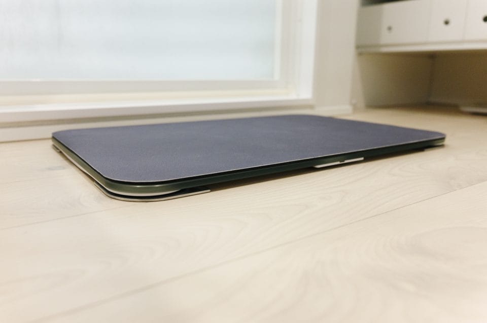 スマートバスマット レビュー／乗るだけで自動的に体重を記録してくれるバスマット。自動で人を認識してくれ、子どもの成長記録にも最適