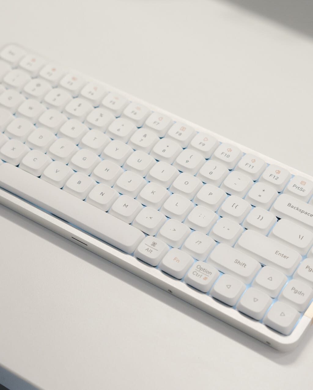 Lofree FLOW レビュー／ロープロファイルで至高の打鍵感を実現したキーボード