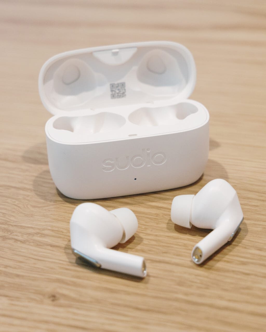 AACに対応し、基本性能が向上した北欧デザイン採用の完全ワイヤレスイヤホン／Sudio E3 レビュー