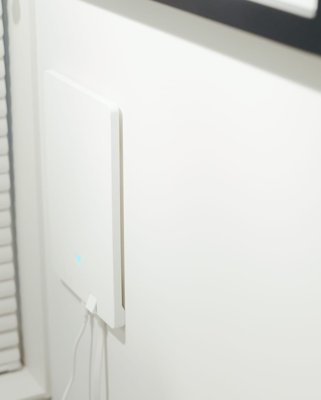 TP-Link Archer Air R5 レビュー／壁掛け可能な超薄型Wi-Fi 6ルーター。シンプルなデザインが美しい