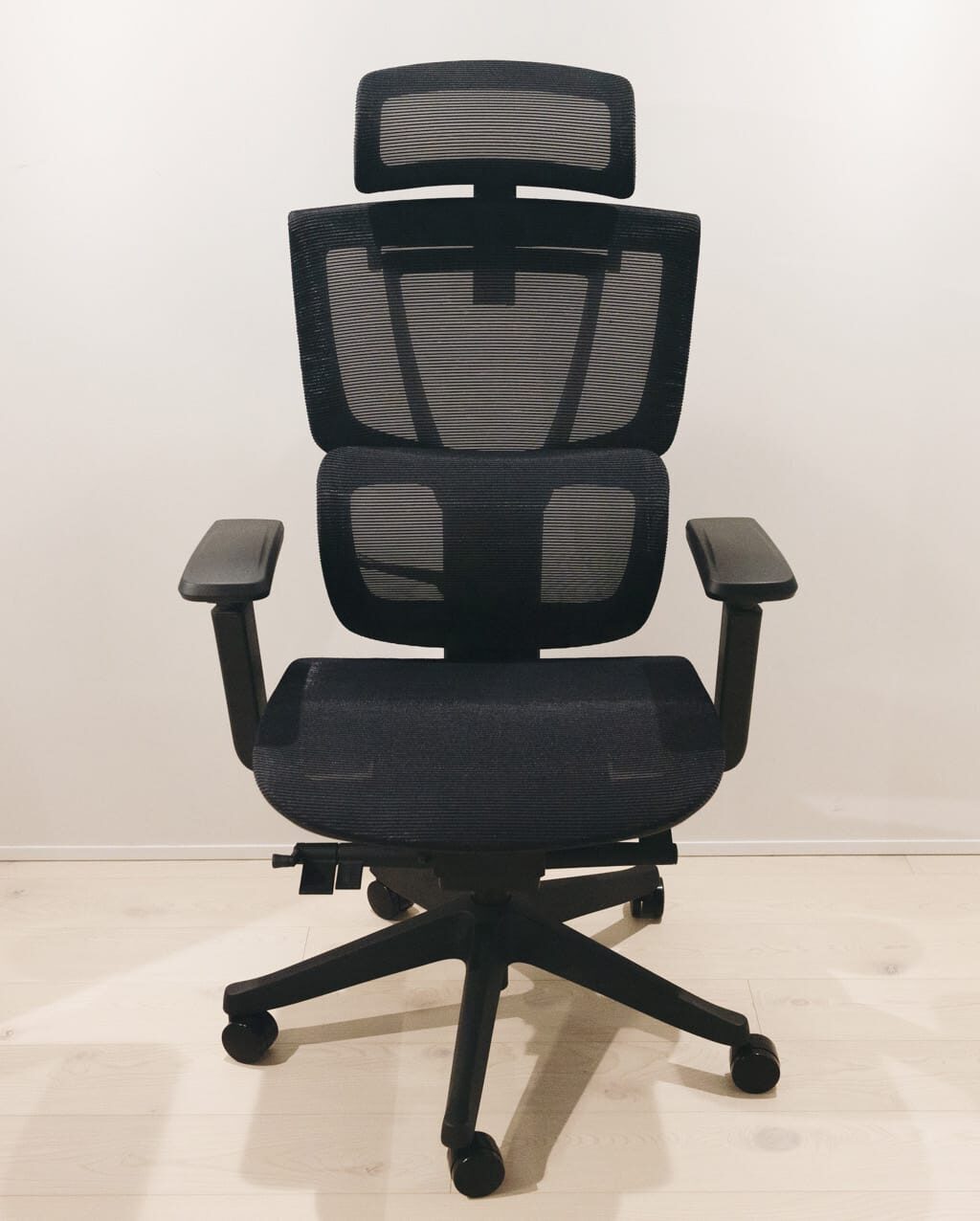 3万円台とは思えない多機能なワークチェア／FlexiSpot C7 Air レビュー