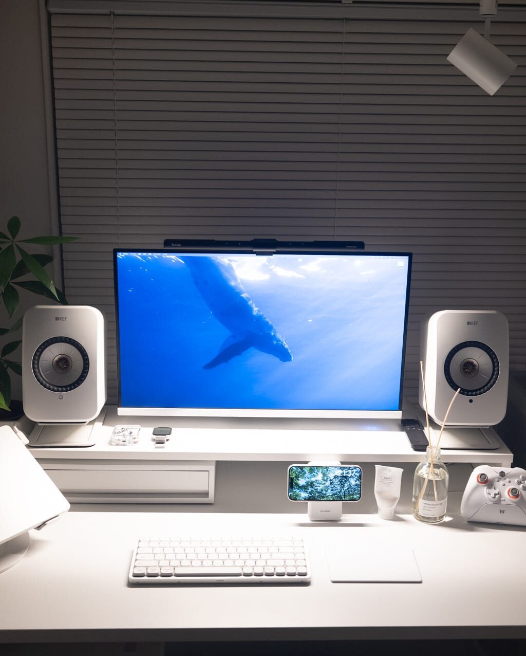 Quntis モニターライト L205 レビュー／自動調光にも対応しコスパに優れたデスクライト