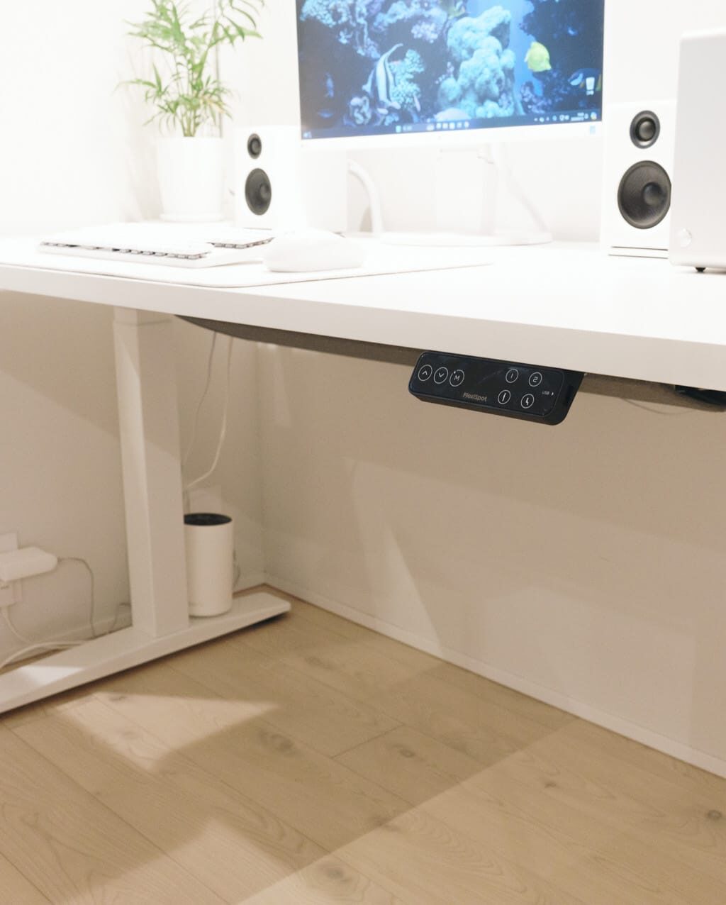 FlexiSpot E7H レビュー／耐荷重160kgでUSBポート付き。E7との違いやメリット・デメリットを解説