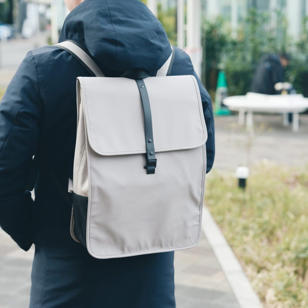 ガストンルーガ ダッシュ バックパック レビュー／シンプルかつ洗練されたデザインで、シーンを問わず使える