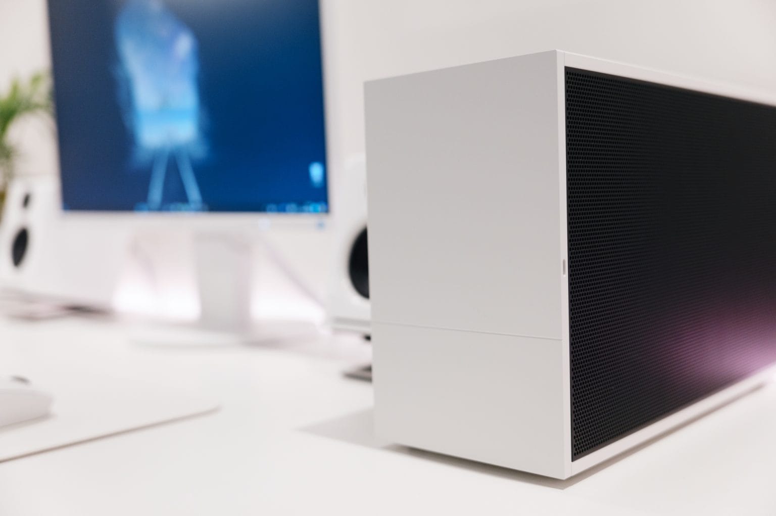 PCケース(自作PC用) formd T1 v2.1 ITX SFF FormD T1 V2.1 Coated E-White レビュー／最高にシンプルなデザインの