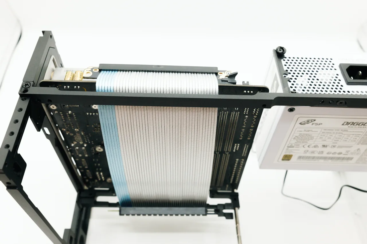 PCケース(自作PC用) FormD T1 FormD T1 V2.1 Coated E-White レビュー／最高にシンプルな