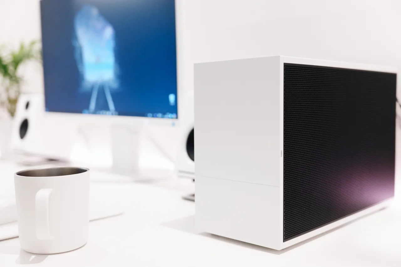 PCケース(自作PC用) FormD T1 FormD T1 V2.1 Coated E-White レビュー／最高にシンプルな