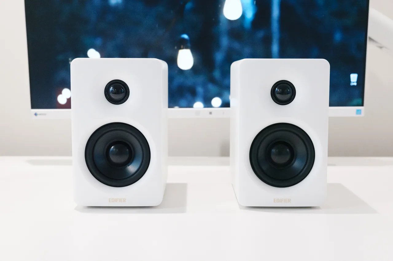 スピーカー・ウーファー Edifier M60 Edifier M60 レビュー・狭い環境でも良質な音を楽しめるマルチ