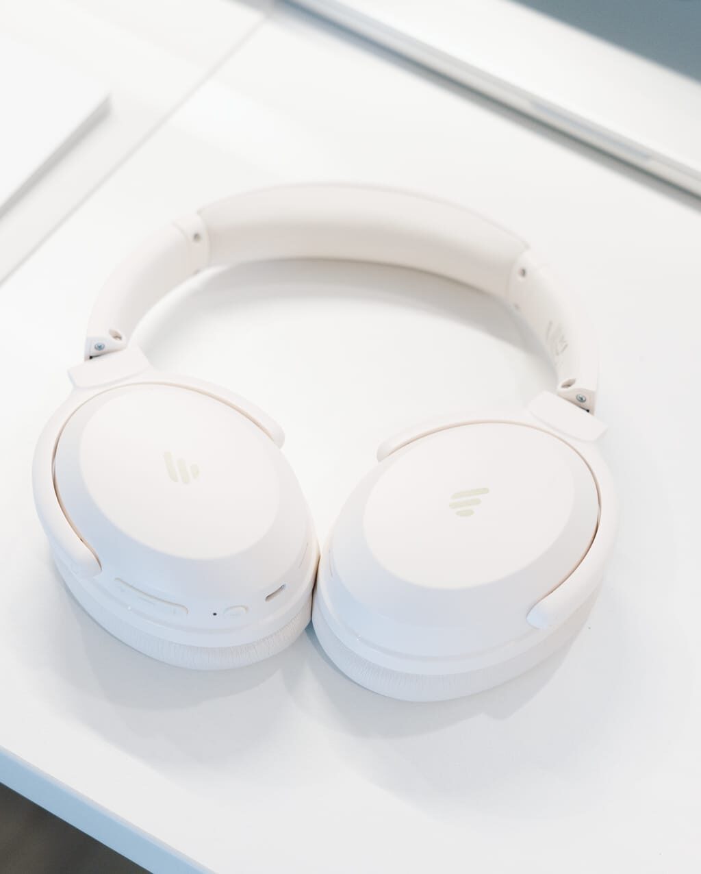 EDIFIER WH700NB Pro レビュー／明瞭感がありバランスの取れた音質。機能も豊富で1万円以下とコスパ良好なワイヤレスヘッドホン