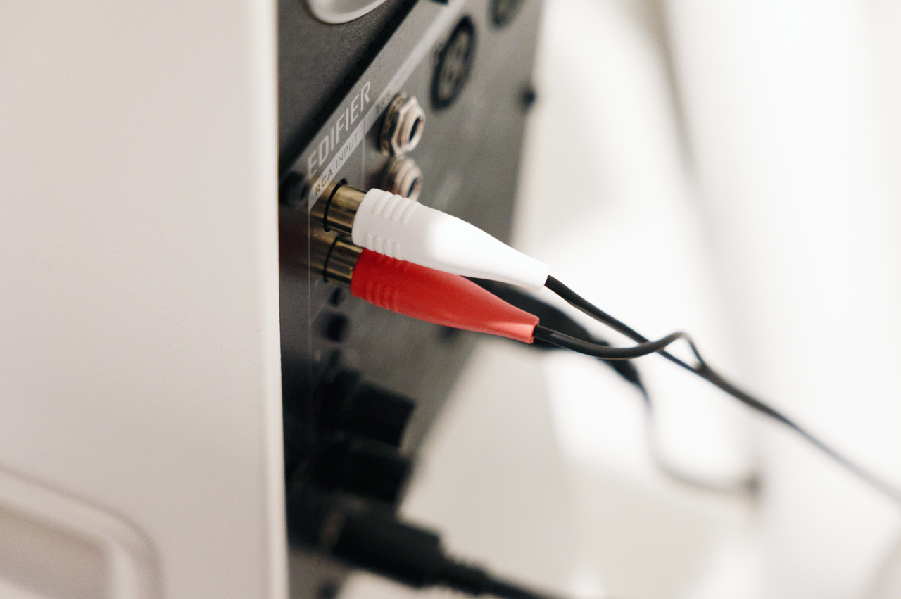 RCAケーブルでパソコンと繋ぐ