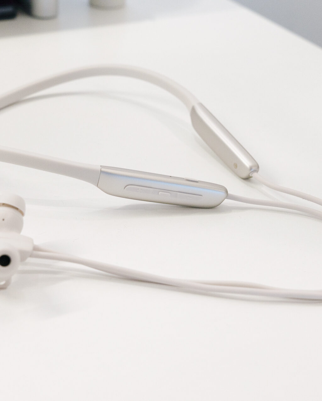 EDIFIER W280NB Pro レビュー／貴重な首掛けタイプのワイヤレスイヤホン。強力なノイキャンやLDAC対応などスペックは最新基準