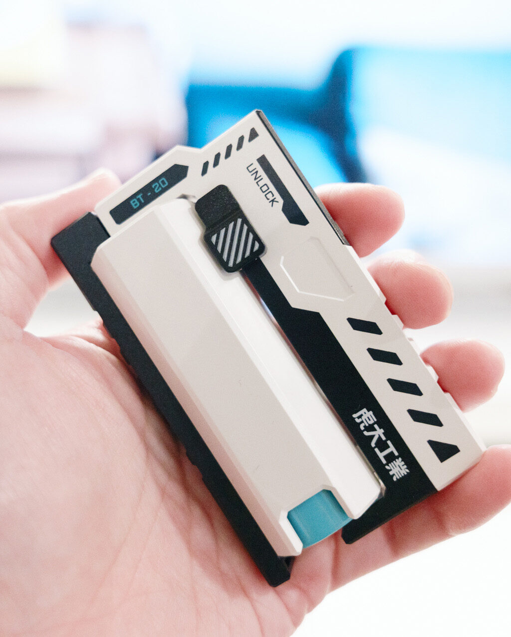 【7sGood】虎大工業 BT-20 モバイルバッテリー レビュー／リロードする様にバッテリーを交換するギミックが心躍らされる