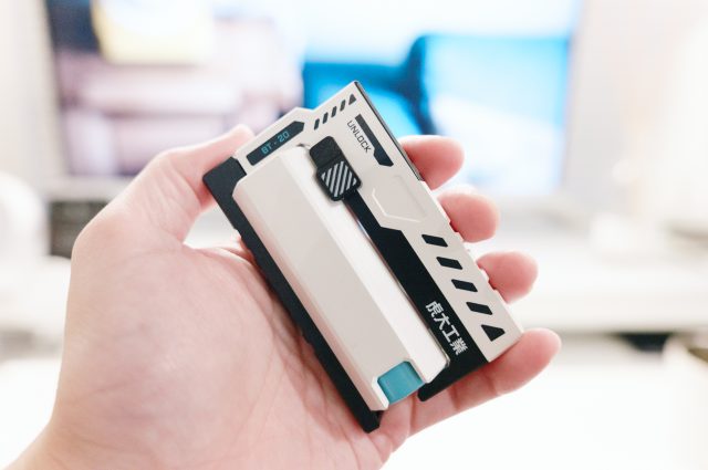 【7sGood】虎大工業 BT-20 モバイルバッテリー レビュー／リロードする様にバッテリーを交換するギミックが心躍らされる