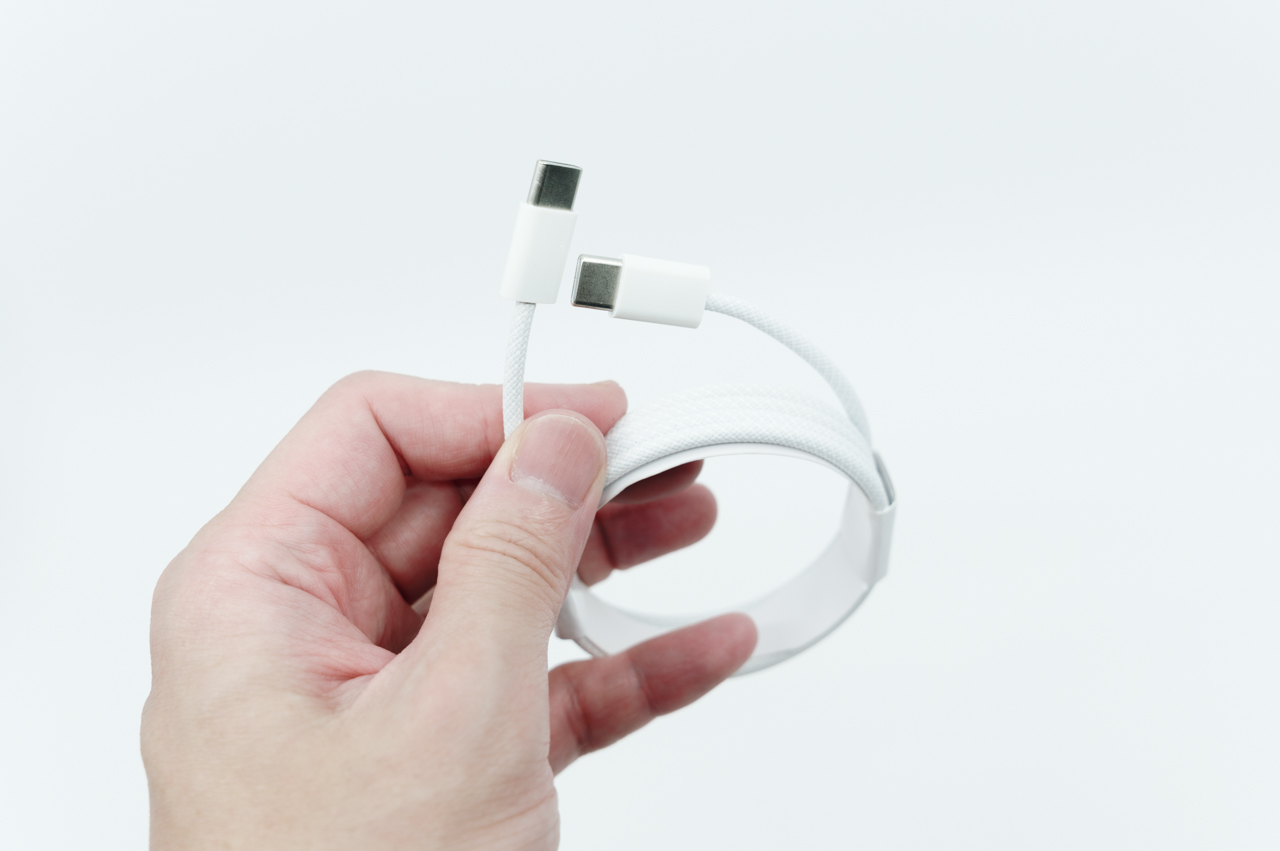 付属するUSB-Cケーブル