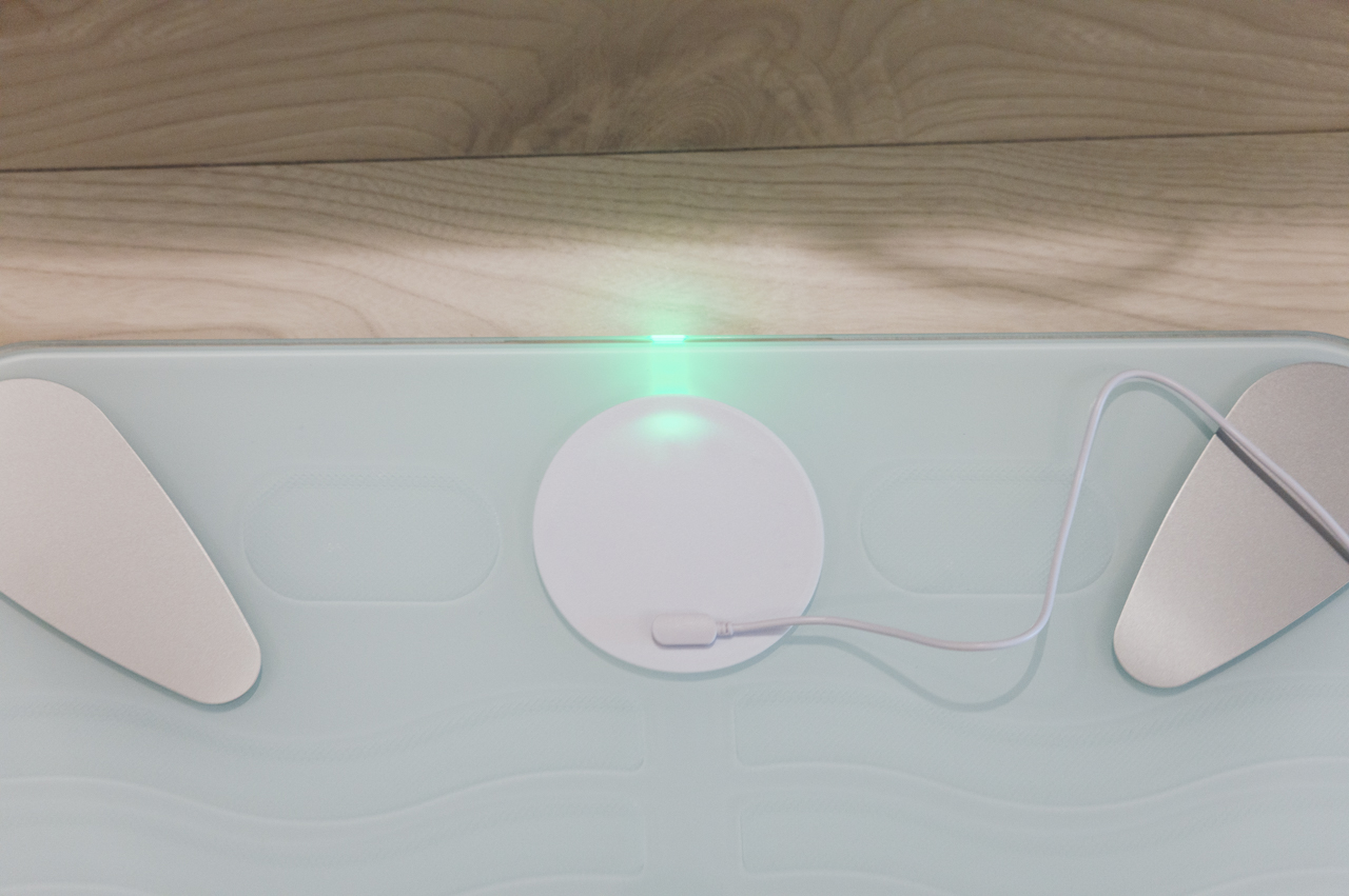 LEDが緑になれば充電完了